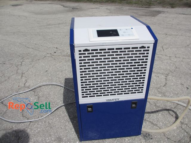 Lot 31-9219 - Yaufey Rolling Dehumidifier PD606C - Powers On