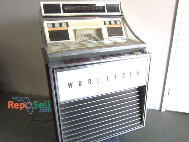 Lot 31-6351 - Wurlitzer Juke Box - 35" x 52 x 27 - Powers On/Please Inspect