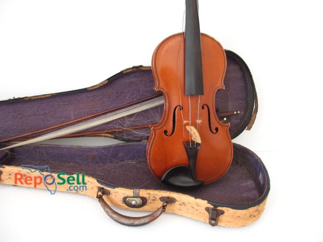 Lot 31-3158 - Vintage 1778 Violin with Case Made in Germany - Faciebat Stradivarius Cremonenfis Anno Antonias