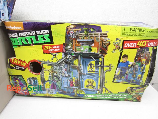 Lot 31-7486 - Ninja Turtle Secret Sewer Playset - 2015