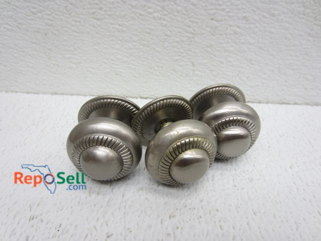 Lot 31-5486 - (41) Roped Classic Satin Nickel Cabinet Knobs w/Backplate