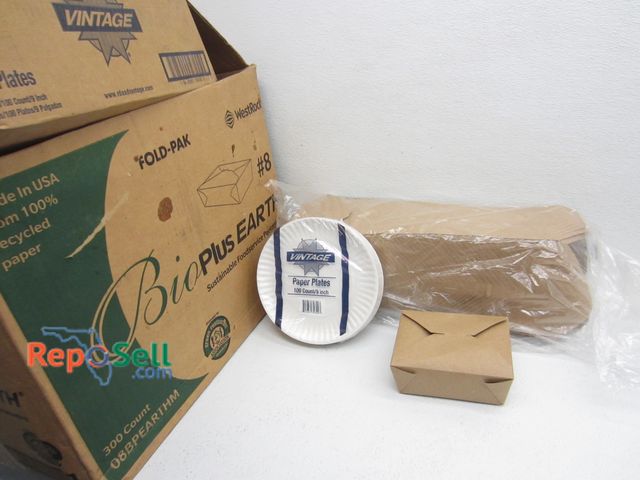 Lot 31-1097 - - Case of 300 number 8 eco-friendly takeout containers
- Case of 1000 9-inch paper plates