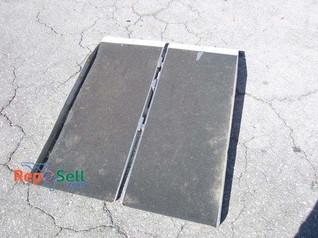 Lot 31-2115 - Aluminum Ramp 3' L