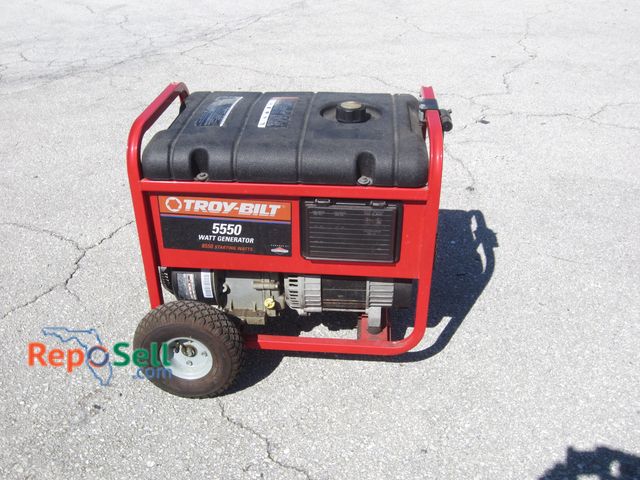 Lot 31-8400 - Troy-Bilt 5500 Watt Generator - Has Compression