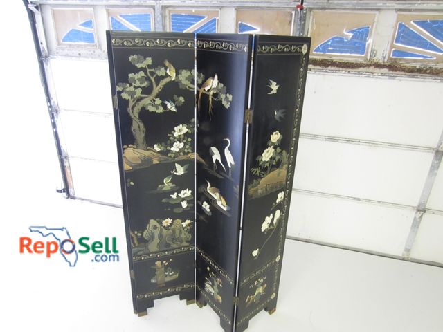 Lot 31-2148 - 4 Panel Asian Style Room Divider (Heavy, solid wood) Each panel is 16" x 72"