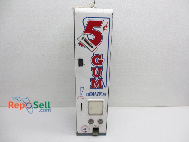 Lot 31-8063 - Wrigley's 5-Cent Machine w/Key