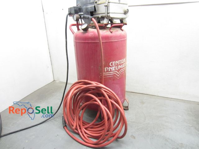Lot 31-9099 - Central Pneumatic Air Compressor with Hose - Powers On