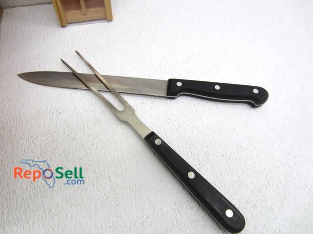 Lot 31-4152 - (24) Carving Sets With Wood Case