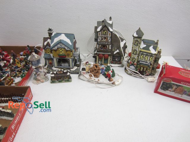 Lot 31-8530 - Christmas Decor: (3) Lite-Up Houses, Lite-Up Camp Fire With Box, Figures etc - All (4) Power On, Som...