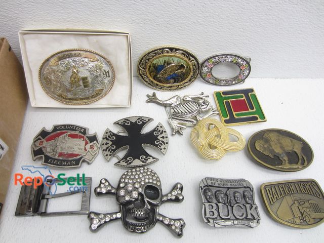 Lot 31-2008 - (25) Belt Buckles - Men &amp; Ladies