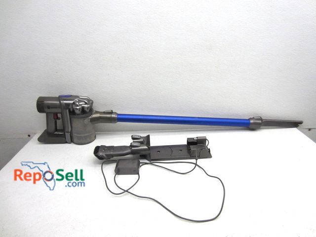 Lot 31-9254 - Dyson Vacuum DC44 Animal With Charger/Wall Mount - Power On