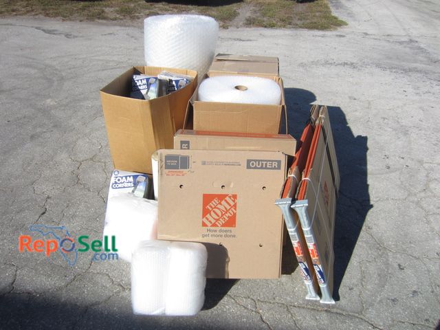 Lot 31-9362 - Large Lot of Moving/Packing Supplies