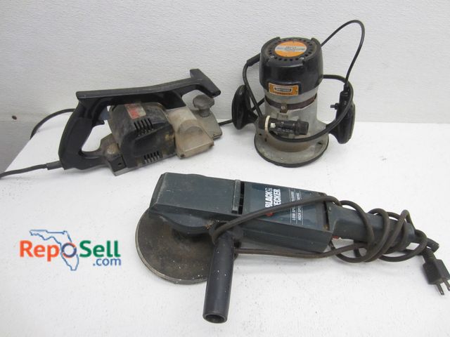 Lot 31-9540 - Tool Lot All Power On: Planer, Polisher, Router (needs belt)