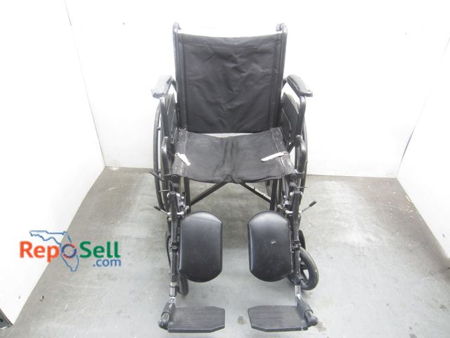 Lot 31-7057 - Medline Folding Wheelchair