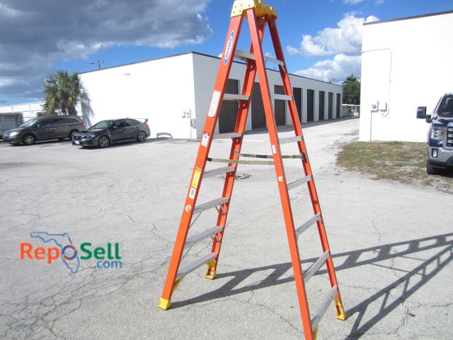 Lot 31-3234 - Werner Fiberglass 8' Ladder
