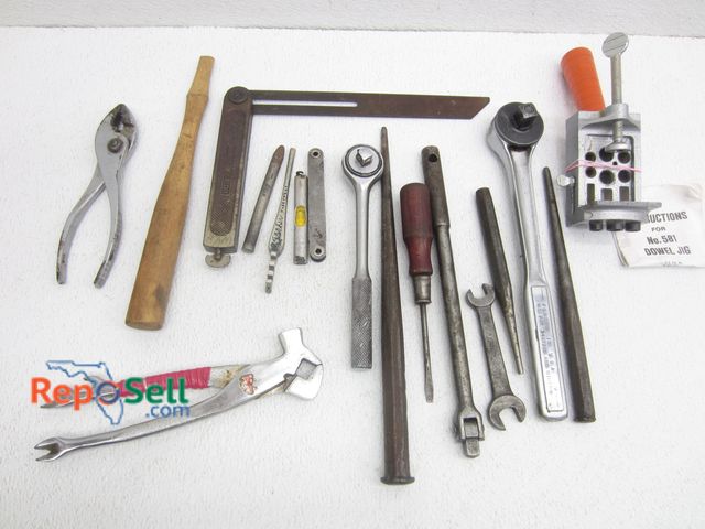 Lot 31-5057 - Lot of Vintage Tools and Dowel Jig #581: Ford, Fleet, Craftsman, etc.