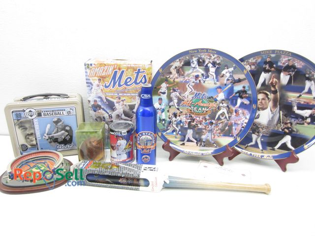 Lot 31-5219 - NY Mets Collection: Piazza Plate &amp; Lunchbox, Shea Stadium, Mini Bat, etc.