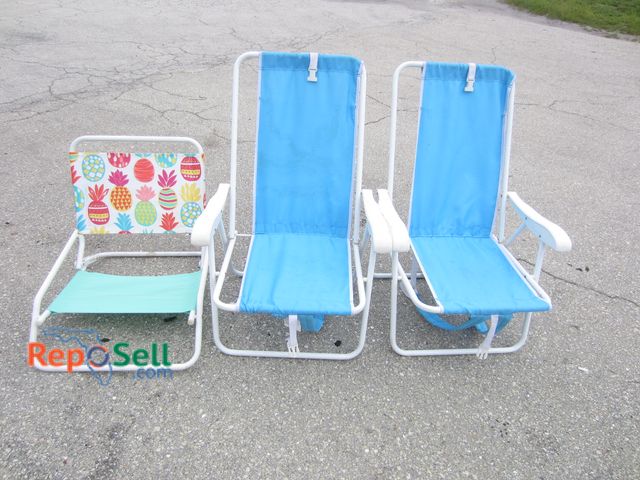 Lot 31-8523 - (3) Beach Chairs
