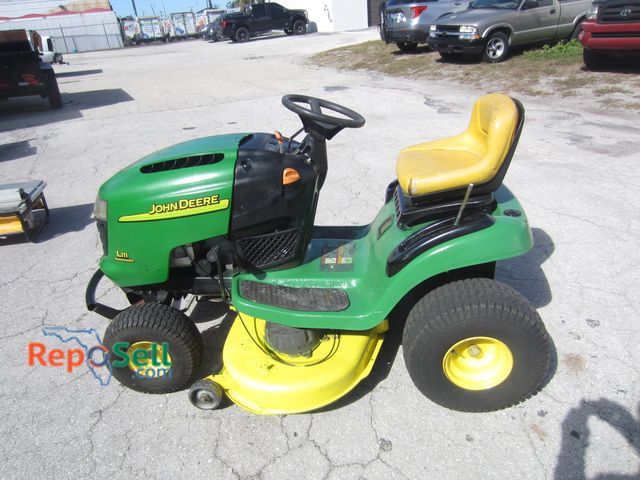 Lot 31-5197 - John Deere LIII 20 HP Riding Lawn Mower, 253.8 Hrs. Ran When Tested F And R, Blades Turned On, Raise...