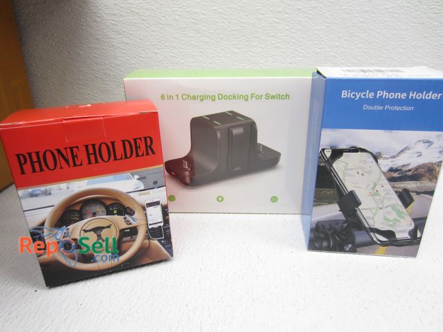 Lot 31-7472 - Large Box of New Bike &amp; Car Vent Mounts for Phone, (1) 6-in-1 Charging Doc for Switch