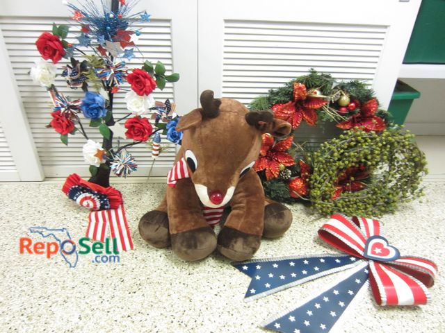 Lot 31-1429 - Lot Of Christmas Decor: Rudolf, Wreaths, Door Hangs etc
