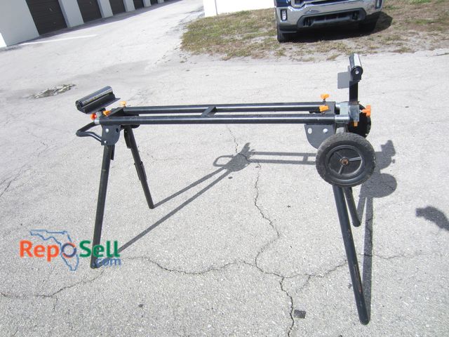 Lot 31-3232 - Wen Miter Saw Stand Foldable
