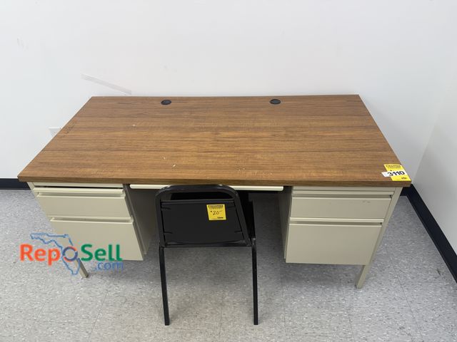 Lot 31-3110 - Office Desk w/Chair, 5'x2.6'