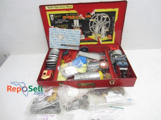 Lot 31-6094 - 1964 Metal Erector Set - Power On