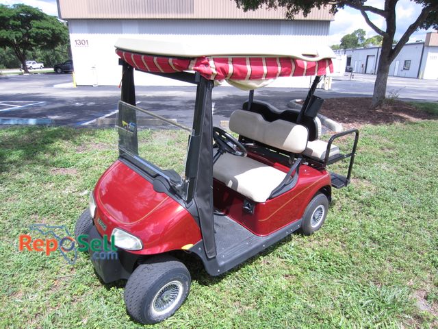 Lot 31-1019 - 2015 EZ GO Golf Cart