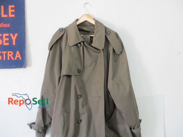 Lot 31-1306 - Vintage London Fog Trench Coat w/Liner