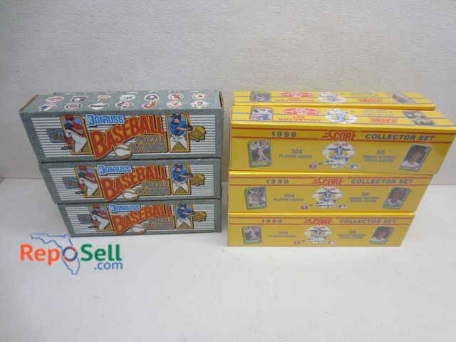 Lot 31-6125 - (12) Baseball Card Sleeves: (6) Sealed Score 1990 and (6) 1990 Donruss not sealed.