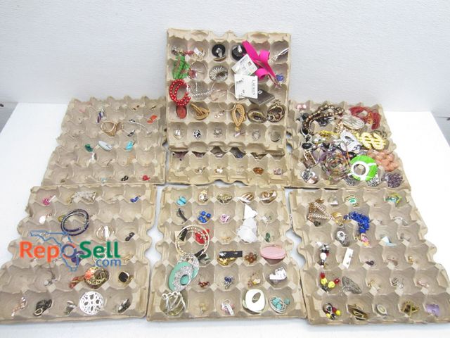 Lot 31-9079 - (200+) Earrings &amp; Necklaces - Preowned
