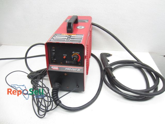 Lot 31-9214 - Lincoln Pro-Cut25 plasma cutter, powers on