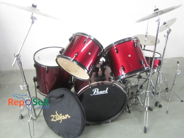 Lot 31-9323 - (5) Piece Pearl Drum Set With Stands, Double And Single Peddles And (5) Zildjian Cymbals (2 High Hat...