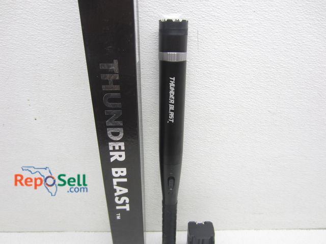 Lot 31-2282 - Thunder Blast Stun Gun Flash Light - Powers On