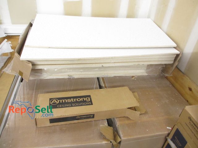 Lot 31-3041 - Lot of Ceiling Tiles 15/16" 769A &amp; 2' Prelude Tee