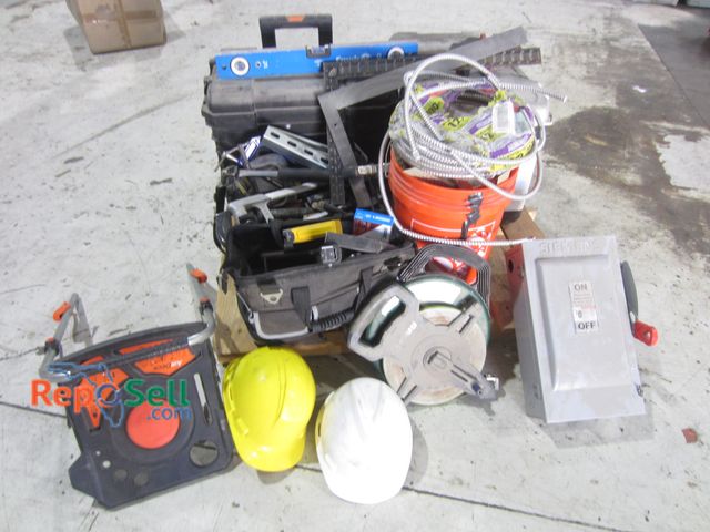 Lot 31-8117 - Pallet Lot of Tools,, Tool Box Siemens HD Safety Switch, Hard Hats, Air Deck, etc.