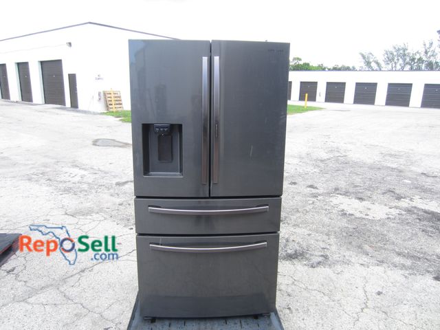 Lot 31-2439 - Samsung Refrigerator w/Bottom Freezer &amp; Middle Drawer, Powers On/Cold - 2-Door Fridge Top with W...