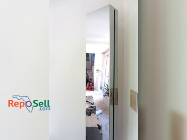 Lot 31-1094 - Rectangle Mirrored Metal Lamp 71x9" - Powers On