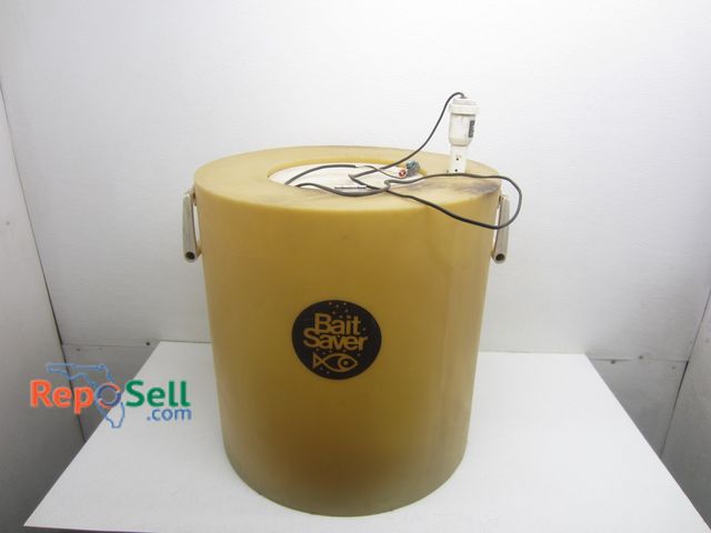 Lot 31-8504 - Large Bait Saver 22.5"x22"W With Livewell Aerator - Untested, Hardwired