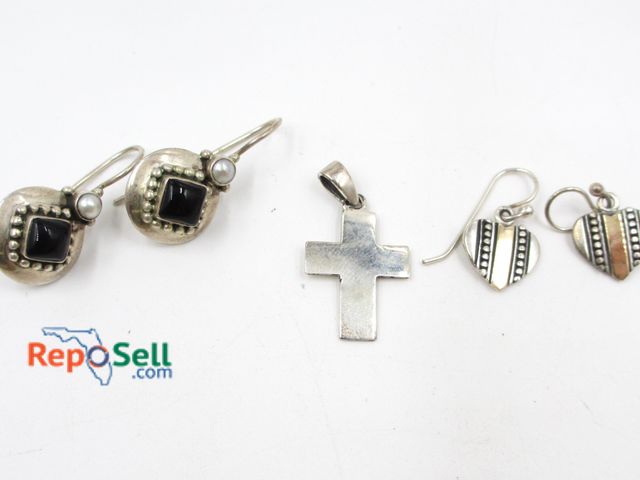 Lot 31-2021 - (3) .925 Jewelry Pieces - 13.84g total - One earrings with 14K Accent