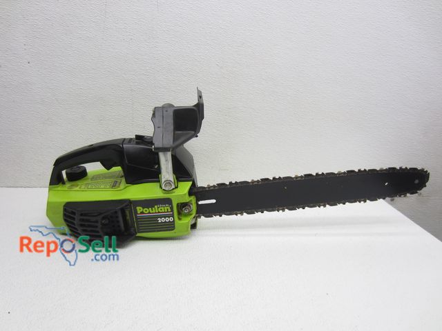 Lot 31-3172 - Poulan Pro 2000 Gas Chainsaw - Has Compression