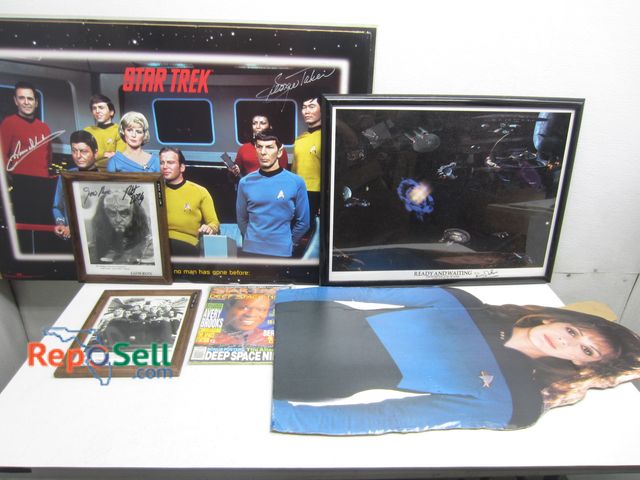 Lot 31-4429 - Signed Star Wars Memorabilia: Posters, Pics, Carboard Cutout - No COAs