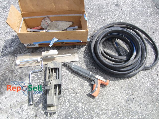 Lot 31-5222 - Tool Lot: (2) Air Hoses (1 Graco), Cement Tools, Caulk Gun, Ramset Master Shot etc