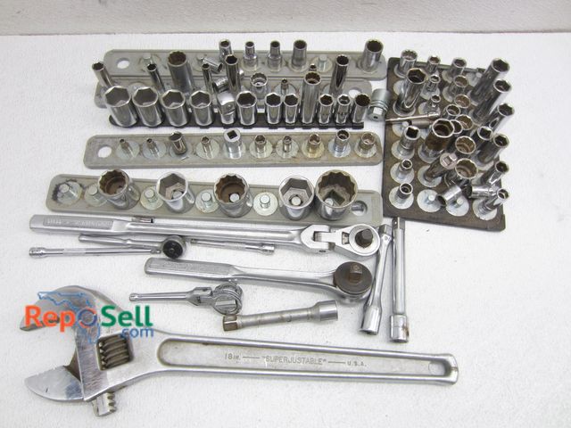 Lot 31-1259 - Lot Of Sockets, Ratchets And Magnetic Holders - Many Craftsman