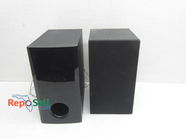 Lot 31-5599 - (2) Small Speakers: 1- LG