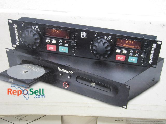 Lot 31-5321 - Numark Professional CD Player #CDN25 - Power On, Reads Err