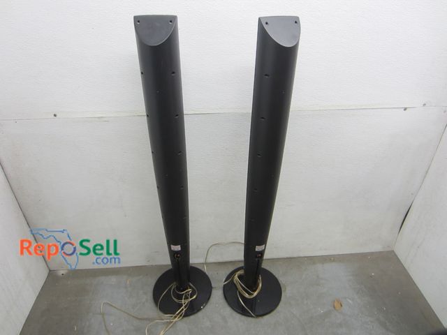 Lot 31-2415 - (2) LG Tower Speakers 4'H