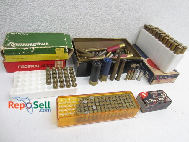 Lot 31-1341 - Ammo lot, various cartridges and casings:.22LR, 30-06, 300 Savage, 38 Special etc