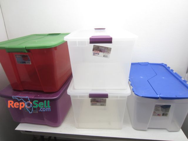 Lot 31-4189 - (5) Storage Totes w/Lids: 15gal, 66qt, etc.